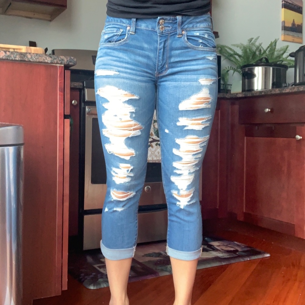 American Eagle Distressed Artist Crop Jean